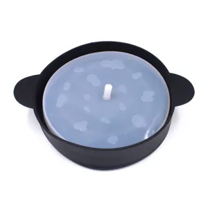 High temperature resistant large silicone popcorn bowl with handle for microwave use.