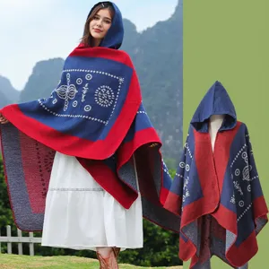 Eleganter Damen Strick-Kapuzenponcho mit Ethno-Muster für Outdoor-Reisen und Mode