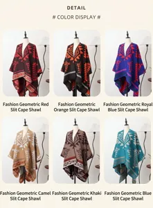 Detailweergave van zes kleurrijke geometrische gebreide poncho's gepresenteerd op poppen