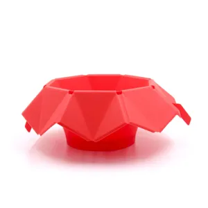 Bol para palomitas de maíz de silicona roja plegable con detalle de diseño geométrico octagonal