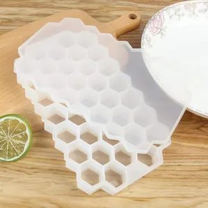 Vassoio per cubetti di ghiaccio in silicone a nido d'ape con coperchio 37 griglie dettaglio