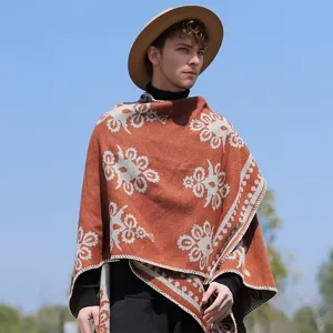 Herren Strick-Poncho mit Blumenmuster für den Herbst und Winter im Outdoor-Stil.