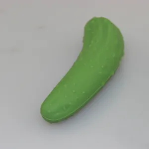 Cute green cucumber silicone wine bottle stopper, funny novelty kitchen bar tool sealing plug.