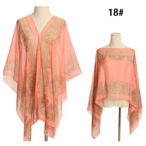 Strand-Überwurf aus pfirsichfarbenem Chiffon mit Paisleymuster und Perlenknöpfen