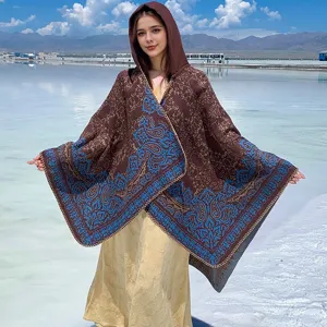 Elegante chal poncho con capucha y estampado de cachemira azul para viajes y calidez