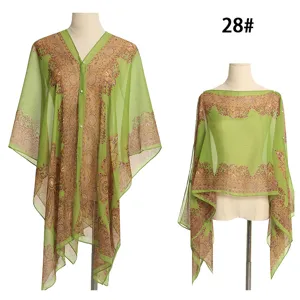 Grüner Paisley-Strandschal aus Chiffon mit Perlenknöpfen in zwei Tragevarianten