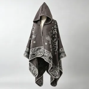 Eleganter Kapuzenponcho mit Paisley-Jacquard-Muster in edlem Grau und Weiß-Tönen