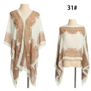 Strand-Pareo für Damen mit Paisleymuster und eleganten Perlenknöpfen für den Sommer