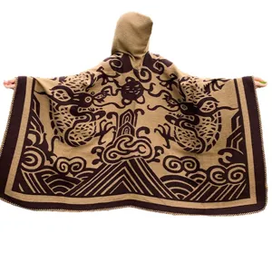 Gestrickter Kapuzenumhang Schal mit Drachenmuster in Braun- und Beigetönen
