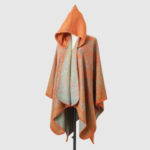 Poncho con capucha de punto bohemio naranja y azul con estampados de cachemira para mujer