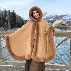 Châle à Capuche en Tricot Chaud d'Hiver pour Femmes Cape avec Bordure en Fausse Fourrure Poncho Long en Acrylique