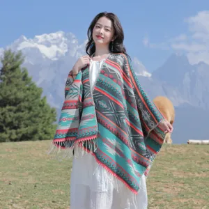 Boho Ethno-Stil Strickponcho mit Stammesmustern und Fransen für Damen auf Reisen