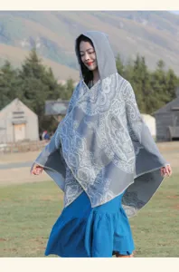 Ethno-Stil Kapuzenumhang Schal mit Paisley-Muster für malerische Reise-Fotografie