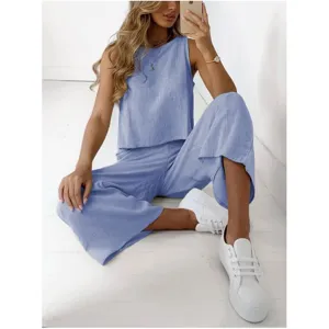 Detailaufnahme des lässigen Leinen-Sommer-Sets mit ärmellosem Top und langer Hose.