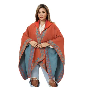 Poncho bohemio con capucha para mujer tejido con patrón floral naranja y azul