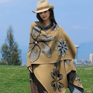 Modischer gestrickter Boho-Poncho für Damen mit auffälligem großen Blumenmuster-Design