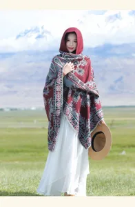 Ethno-Strickschal für Damen mit Kapuze und Vintage-Muster für Reisen