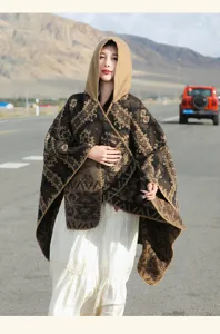 Vintage hooded poncho with ethnic patterns for women outdoor autumn winter travel