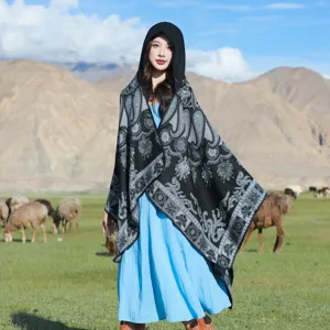 Ethno-Stil Damen Strick-Poncho mit Kapuze, ideal für Outdoor-Reisen und Landschaftsfotografie