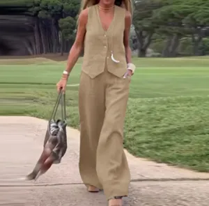 Ensemble gilet et pantalon large kaki decontracté, tenue élégante sans manches pour femme.