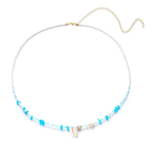 Catenina da vita boho fatta a mano con conchiglie e pietre blu per la spiaggia.