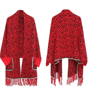 Rode gebreide sjaal met luipaardprint, kwastjes en zakken voor dames, herfst winter