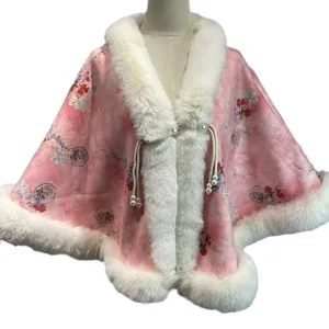 Eleganter rosa geblümter Cape-Schal mit dickem weißem Kunstkaninchenfell für den Winter
