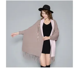 Eleganter gestickter Strickschal mit Fransen für Damen in Taupe und Rosa Variante