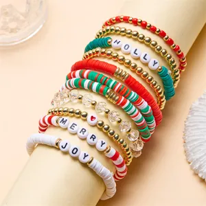 Bracciali natalizi fatti a mano con perle in argilla e ciondoli con lettere Merry Joy