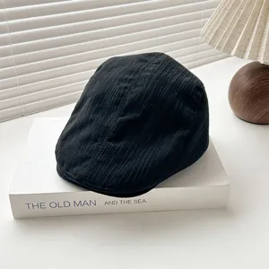 Black retro flat cap casual duckbill beret hat for autumn winter versatile stylish daily wear.