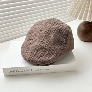 Brown textured ivy cap flat newsboy hat, retro style autumn winter casual versatile accessory.
