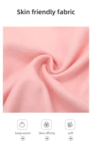 Nahaufnahme von weichem rosa Kaschmirimitat, das die weiche, warme Textur zeigt