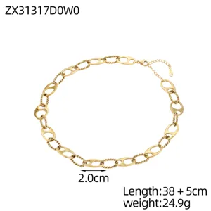 Vista macro collana a catena grossa dorata con lunghezza 38+5cm e specifiche peso 24,9g