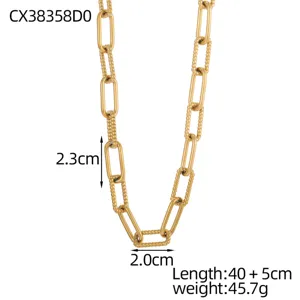 Vista dettagliata della collana a catena d'oro con misure delle maglie e peso totale
