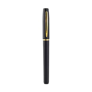 Klassieke matzwarte zakelijke gelpen met elegante gouden clip en bullet-tip design