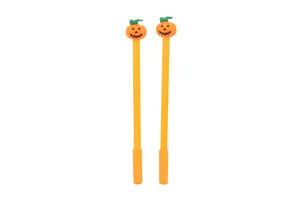 Λεπτομερής προβολή δύο στυλό τζελ Halloween με χαριτωμένες 3D κολοκύθες στην κορυφή.