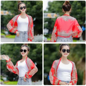 Roter Chiffon-Sonnenschutzschal mit Paisleymuster in verschiedenen Ansichten für Outdoor