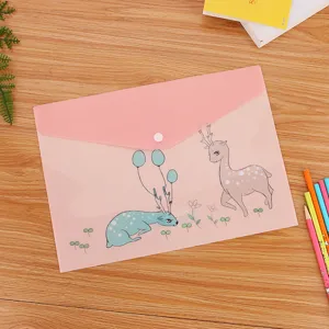 Cartellina rosa con illustrazioni di cervi a cartoni animati e chiusura a scatto