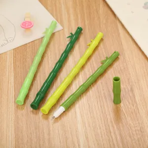 Juego de bolígrafos de gel creativos con forma de bambú en cuatro tonos de verde para oficina.