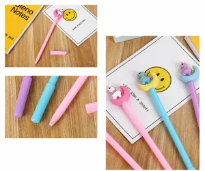 Vues détaillées de stylos gel licorne lune mignons avec prise confortable et design élégant.