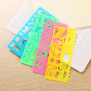 Lot de 4 pochoirs de dessin créatifs colorés pour enfants et fournitures scolaires