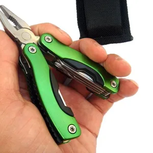 Outdoor Multifunktion Klappzange Taschenwerkzeug mit grünem Griff und Nylontasche.