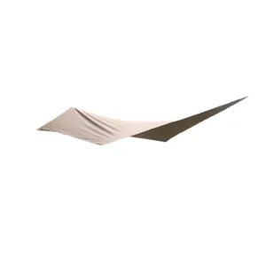 Voile d'ombrage beige de camping en plein air banche etanche pour pique-nique et randonnee.
