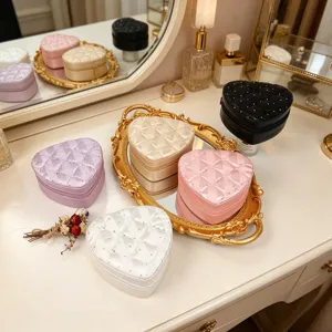 Joyero de Terciopelo Acolchado en Forma de Corazón para Mujer Mini Organizador de Joyas Portátil de Viaje para Anillos Pendientes Collares Bolsa de Joyas con Rayas y Strass