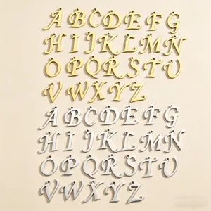 Ciondoli con Lettere Inglesi in Acciaio Inossidabile DIY Fatto a Mano Bracciale Collana Ciondoli Gioielli Accessori Alfabeto