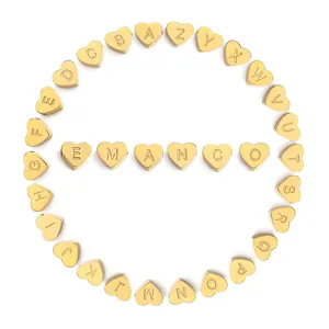 Edelstahl goldene Herz Alphabet Perlen DIY Anhänger für personalisierte Armbänder Schmuckherstellung.