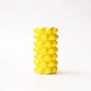 Gelbe Keramik Blasen Vase mit einzigartiger Zitrone Textur zylindrische Form fur moderne Heimdeko
