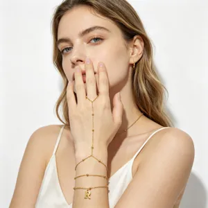 Bracciale schiavo con lettera R in acciaio inossidabile catena da mano impilabile multistrato