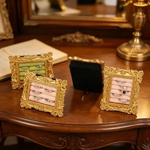 Soportes de resina dorada vintage para anillos estilo marco de fotos con ranuras de lino de colores