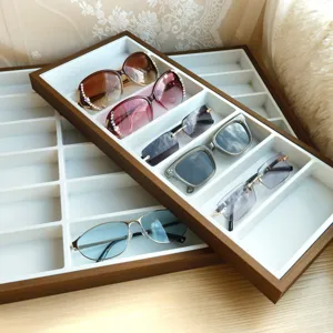 Professionelles Sonnenbrillen-Display aus Holz mit Fächern zur Aufbewahrung von Brillen